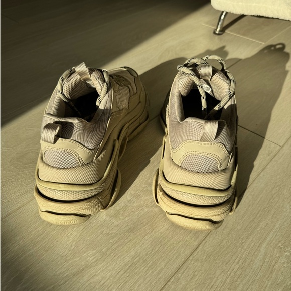 Balenciaga Triple S Sneaker - Picture 3 of 13